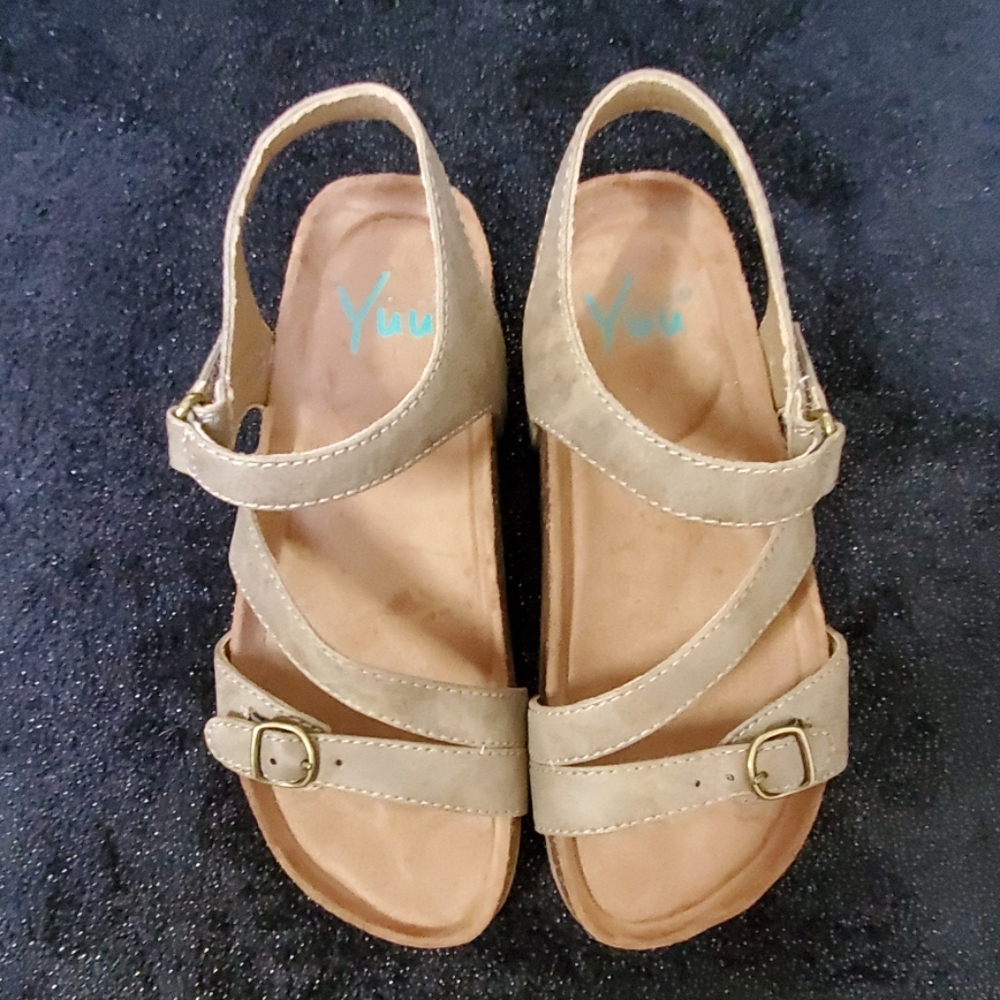 Yuu sandal ladies size 6